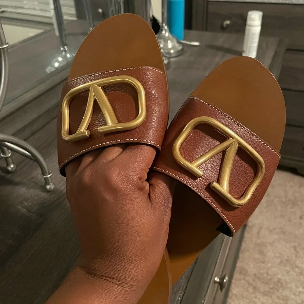 SOLD ❌❌❌Authentic V Logo Slides - Picture 8 of 10